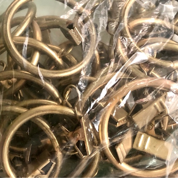 Lot 45) Drapery Curtain Rod Rings + Clips - Picture 4 of 6